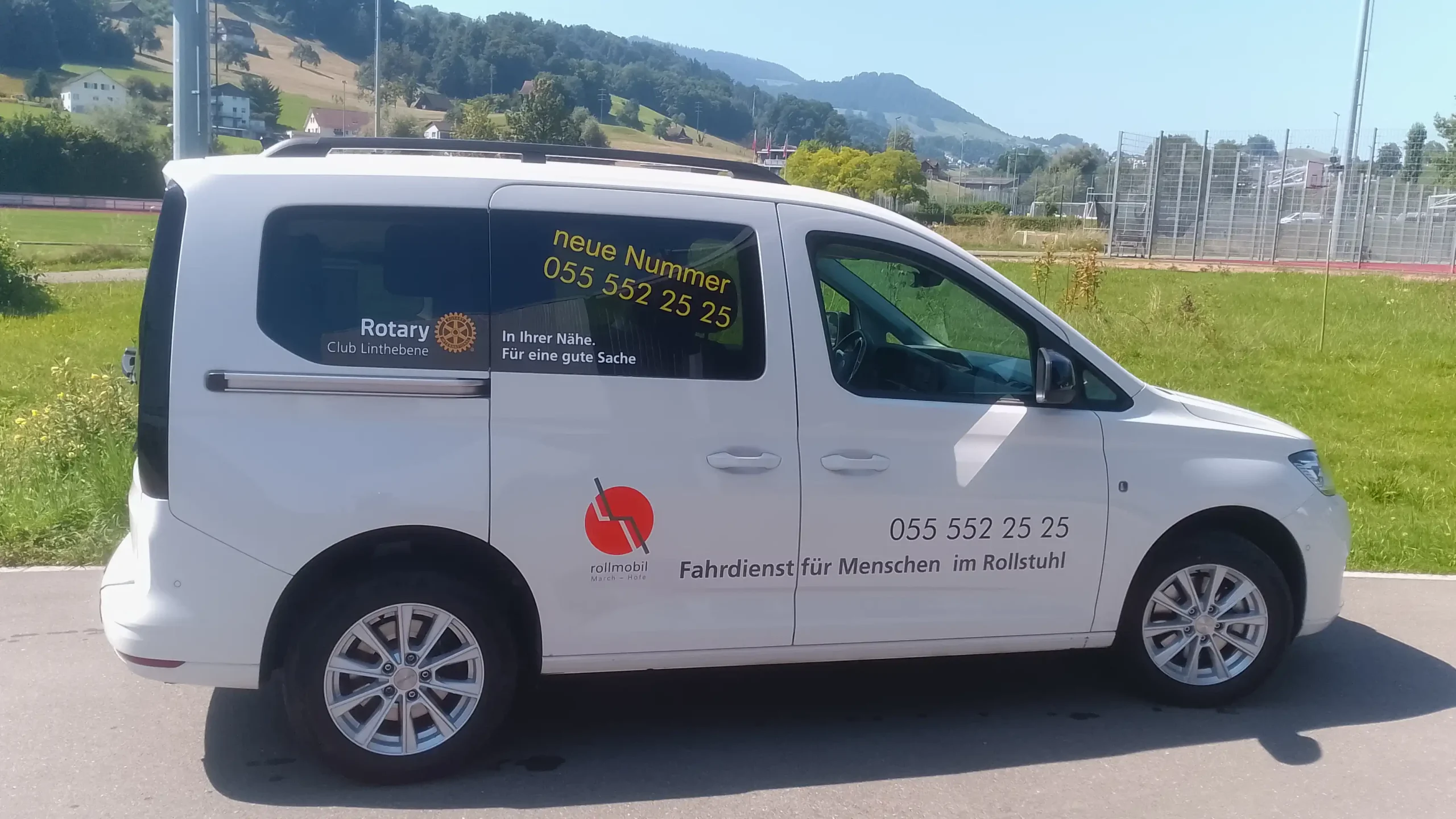 Fahrzeug March_neue Tel Aufschrift_IMG_20250810_120438 Fahrzeug rollmobil-March-Höfe